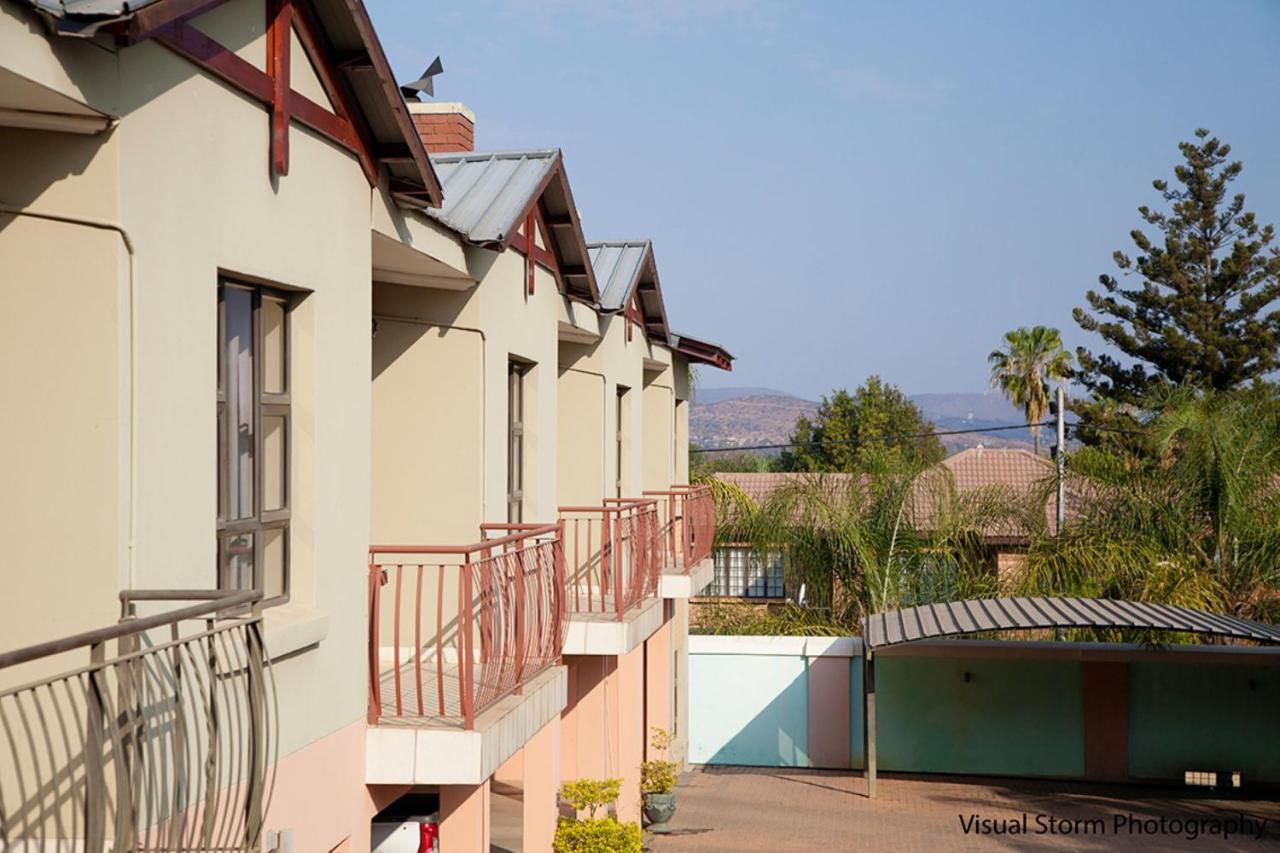 Palm Valley Inn And Day Spa ฮาร์ทบีสบูร์ท ภายนอก รูปภาพ