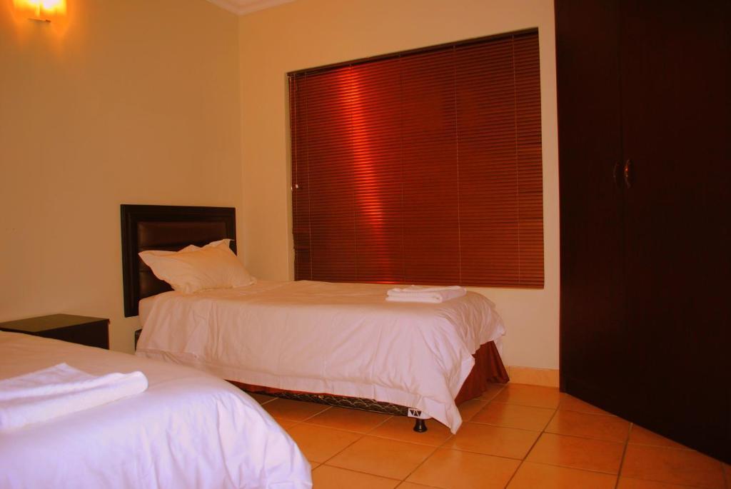 Palm Valley Inn And Day Spa ฮาร์ทบีสบูร์ท ภายนอก รูปภาพ