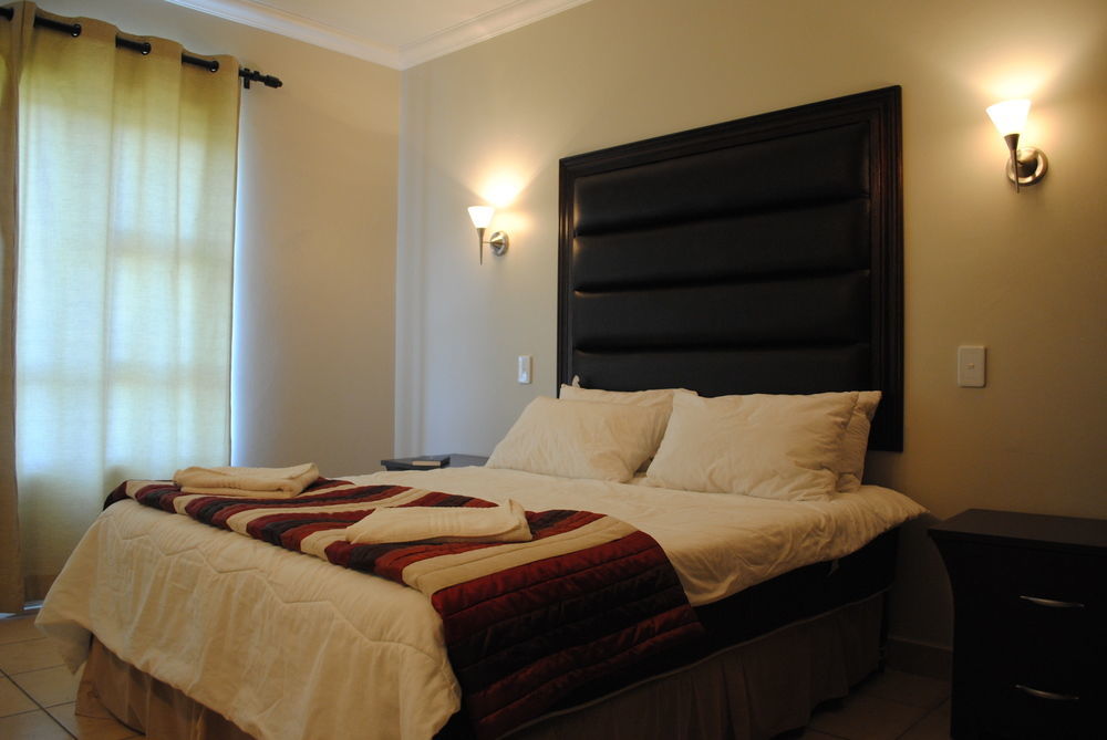 Palm Valley Inn And Day Spa ฮาร์ทบีสบูร์ท ภายนอก รูปภาพ