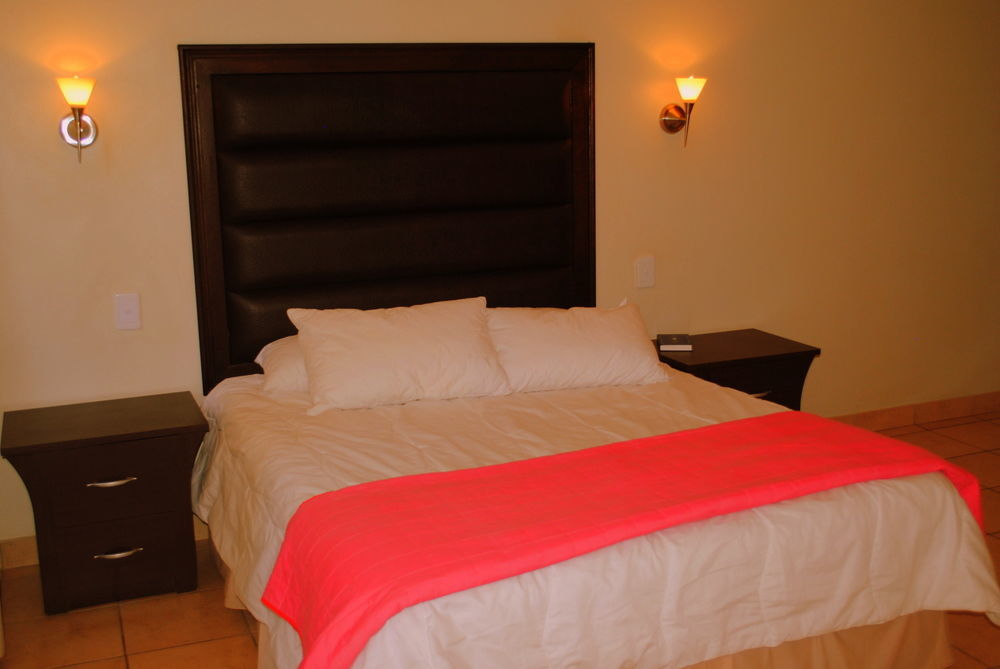 Palm Valley Inn And Day Spa ฮาร์ทบีสบูร์ท ภายนอก รูปภาพ