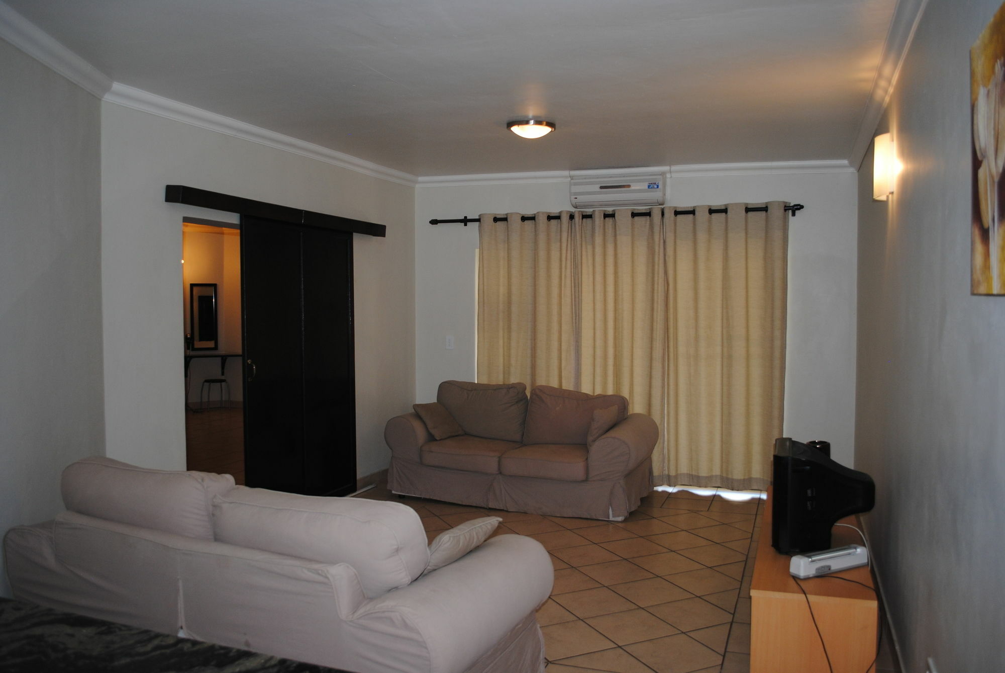 Palm Valley Inn And Day Spa ฮาร์ทบีสบูร์ท ภายนอก รูปภาพ