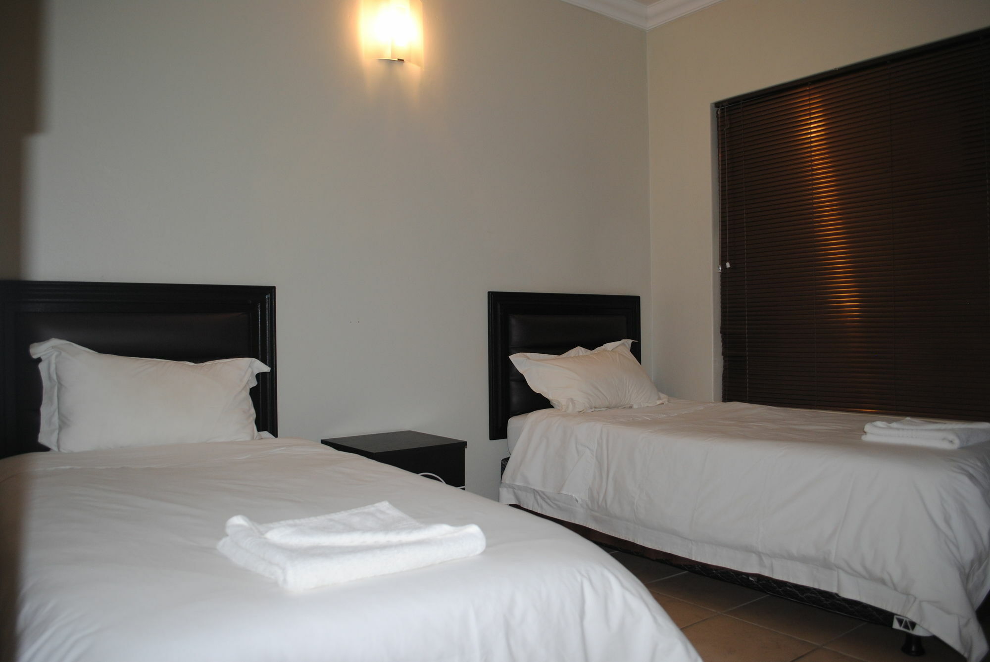 Palm Valley Inn And Day Spa ฮาร์ทบีสบูร์ท ภายนอก รูปภาพ