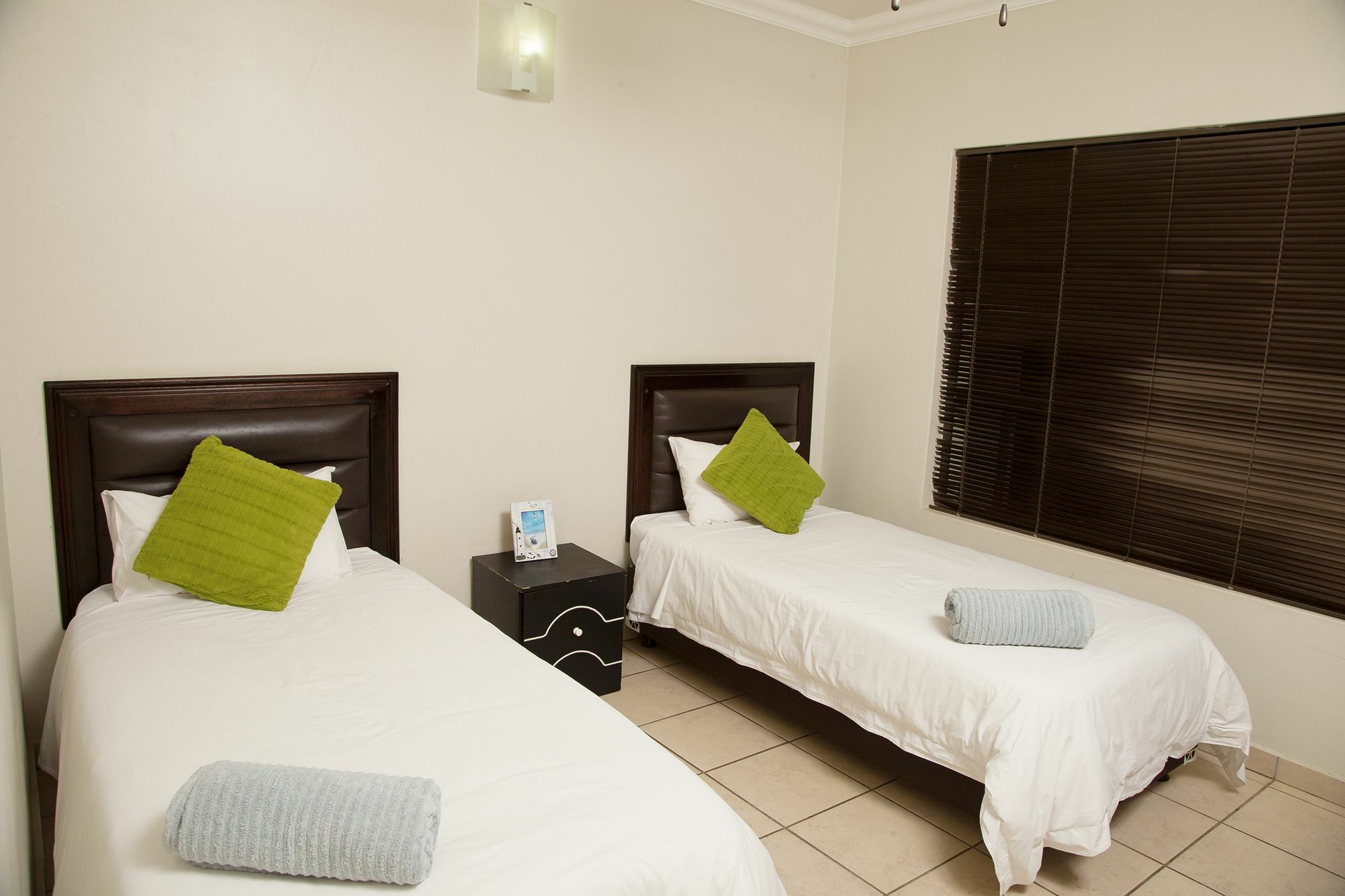 Palm Valley Inn And Day Spa ฮาร์ทบีสบูร์ท ภายนอก รูปภาพ